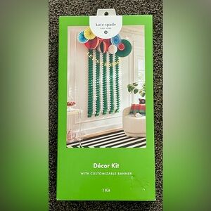 Kate Spade/Target Green and White Holiday Wall Hanging Decor Kit with Banner